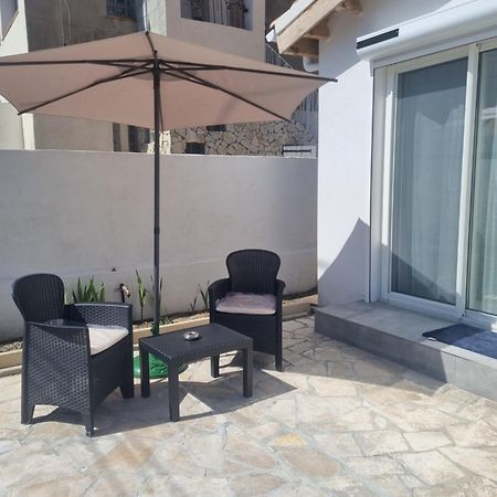 Residence Dica Пор-Сен-Луи-дю-Рон Экстерьер фото
