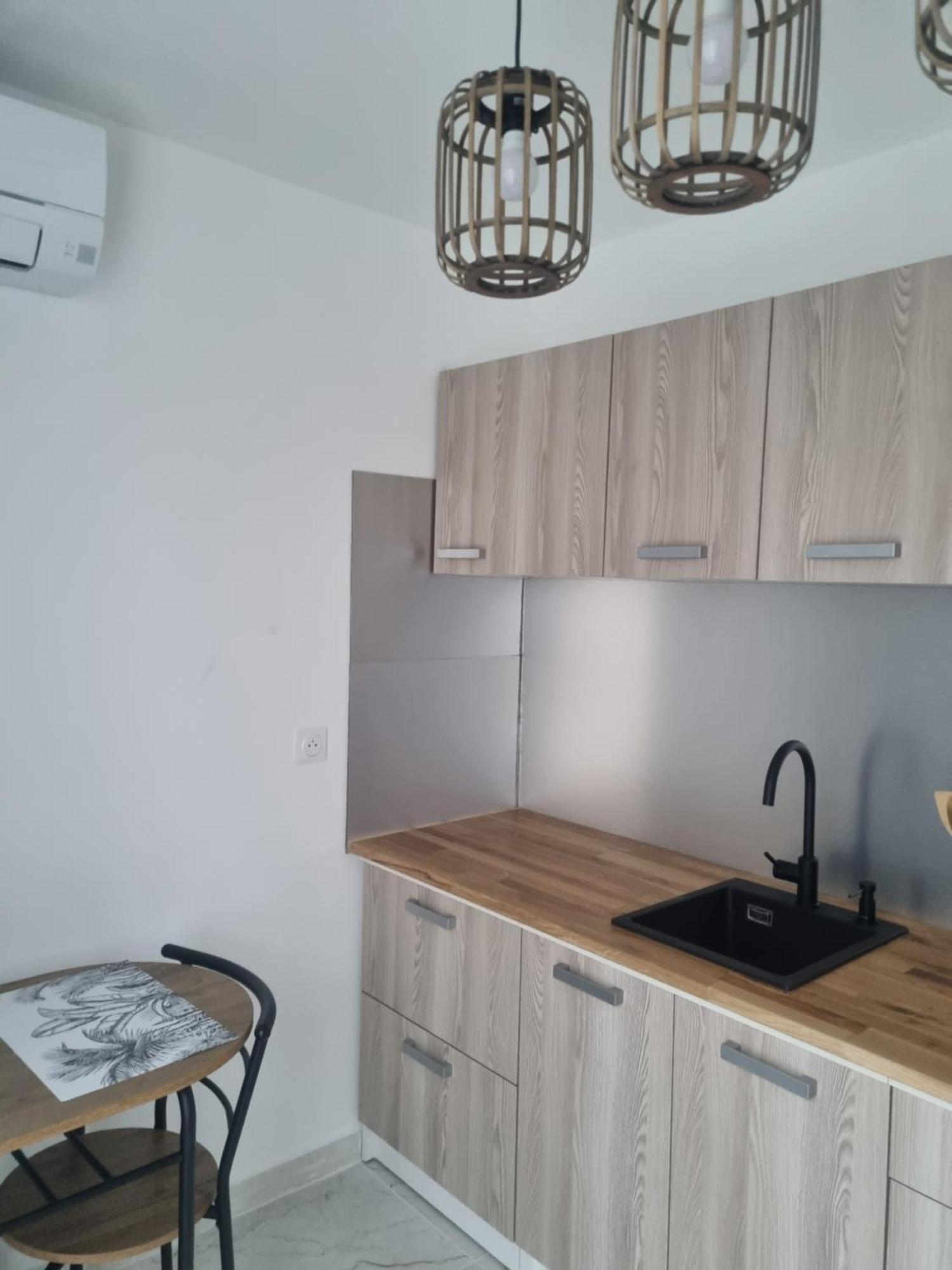 Residence Dica Пор-Сен-Луи-дю-Рон Экстерьер фото